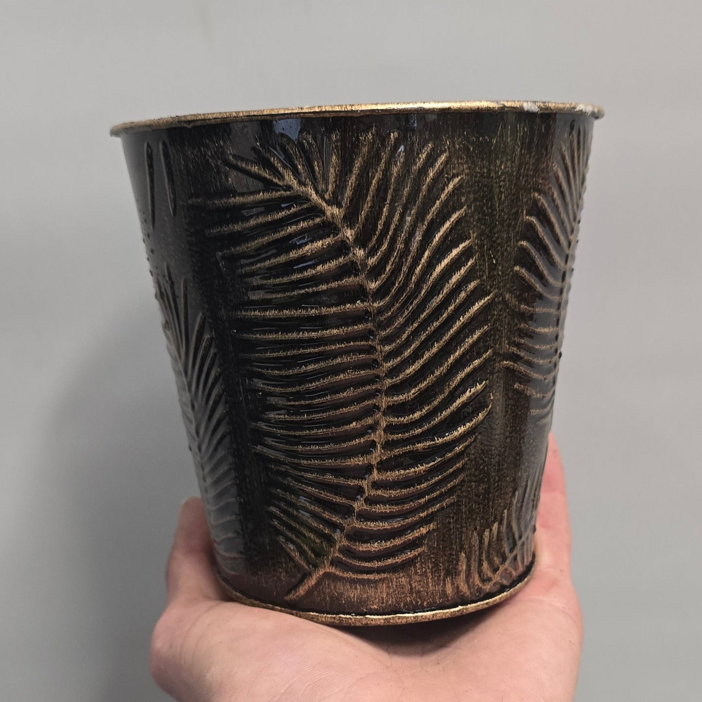 Iron Leaf Pots