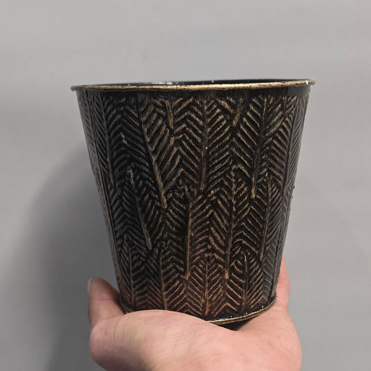 Iron Leaf Pots